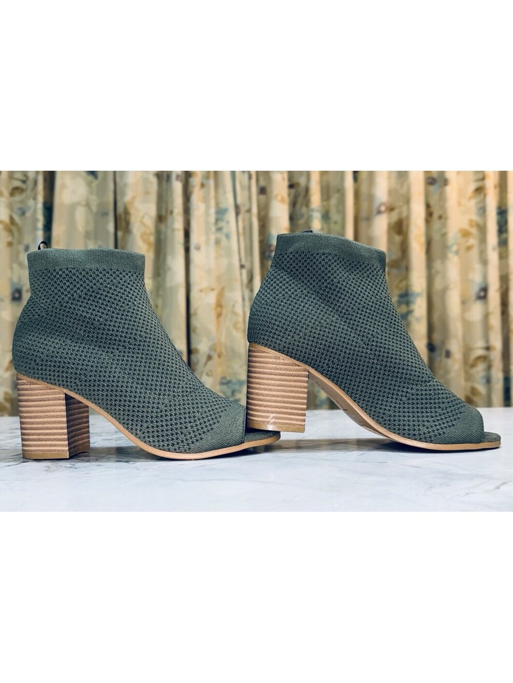 Seven Dials Tara‑S Women’s 6 Olive Green Knit Peep Toe Ankle Booties New